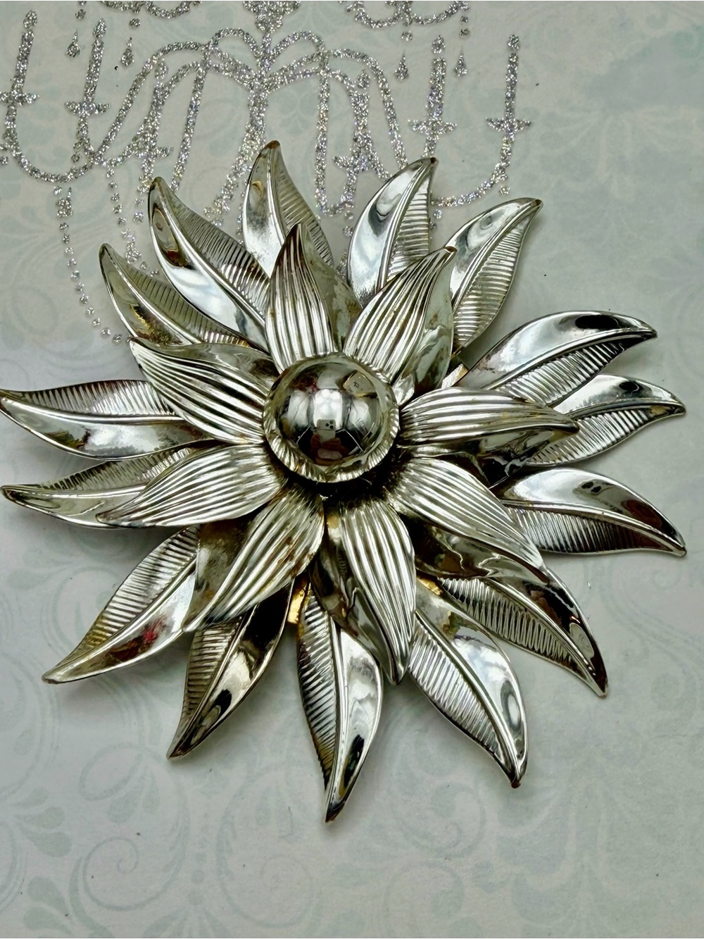 Vintage Silver metal Flower Brooch #cz700